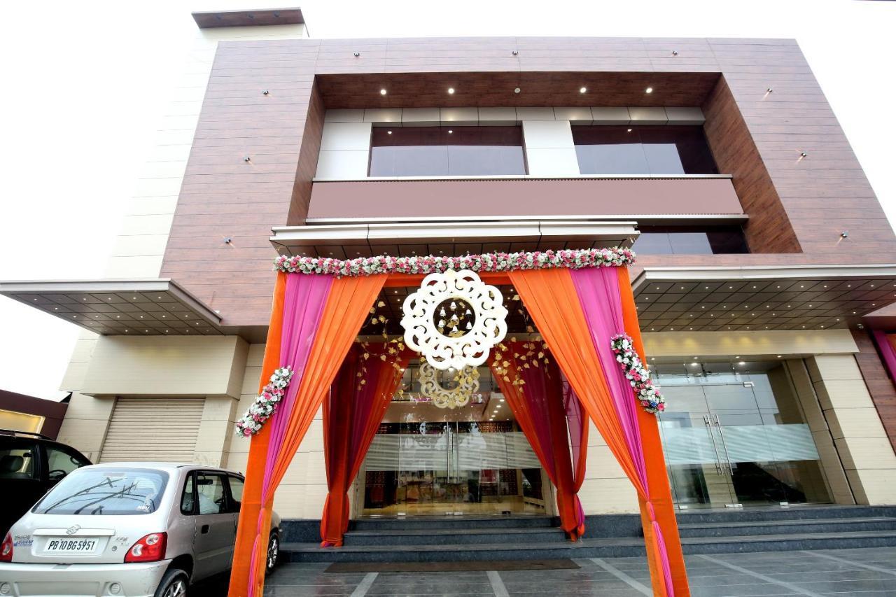Hotel Grand M Lajjo Ludhiana Exterior foto